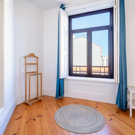 Host Wise - Spacious Comfortable - Balcony *