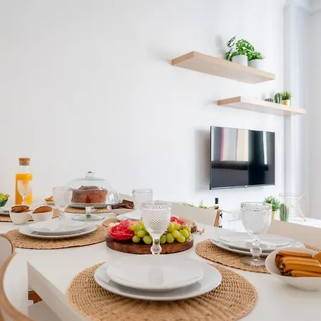 Host Wise - Spacious Comfortable - Balcony * 포르투