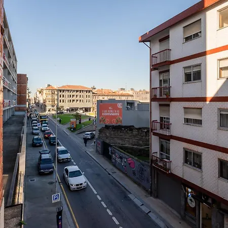 Host Wise - Spacious Comfortable - Balcony Apartment Porto