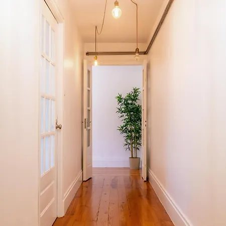 Host Wise - Spacious Comfortable - Balcony