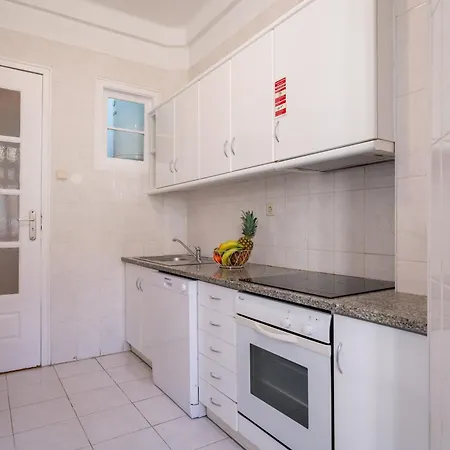 Host Wise - Spacious Comfortable - Balcony *