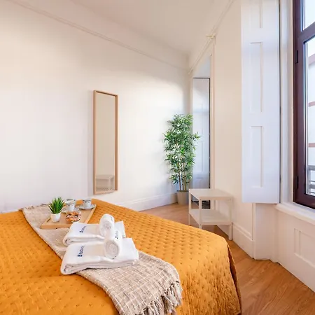 Apartment Host Wise - Spacious Comfortable - Balcony Porto