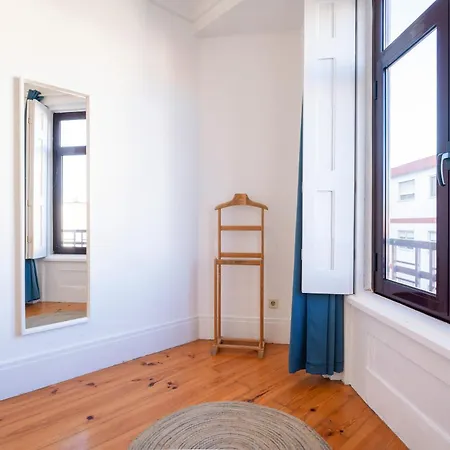 Host Wise - Spacious Comfortable - Balcony *