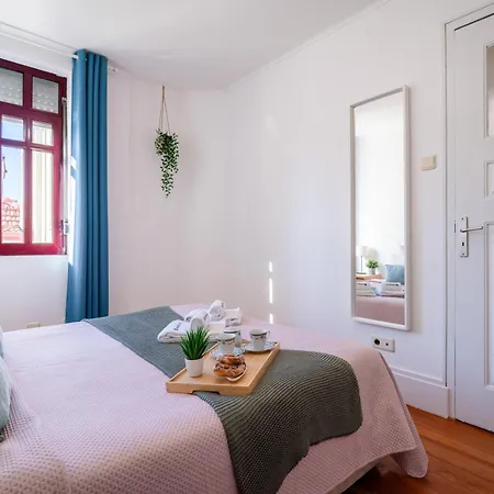 Apartment Host Wise - Spacious Comfortable - Balcony Porto