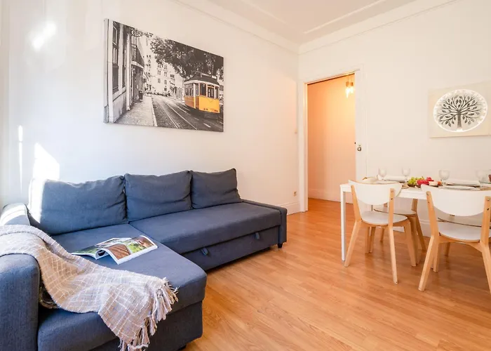 Host Wise - Spacious Comfortable - Balcony * 波尔图