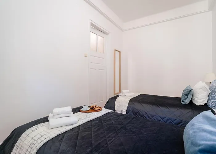 Host Wise - Spacious Comfortable - Balcony 公寓