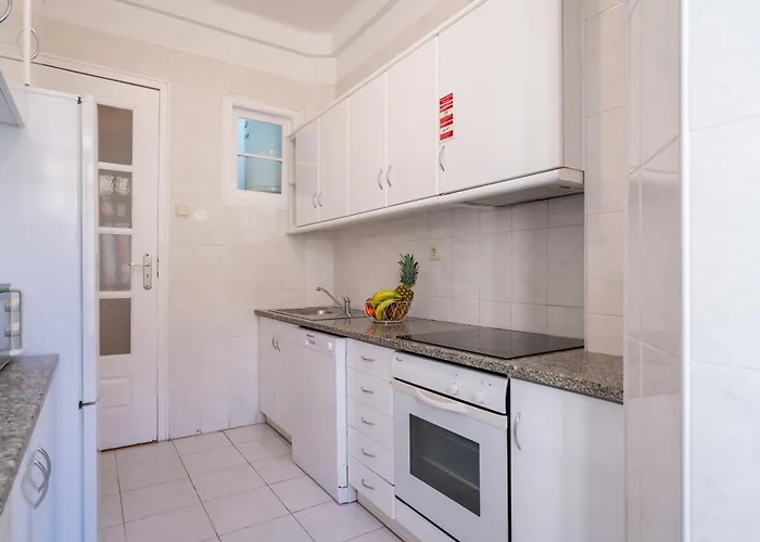 Host Wise - Spacious Comfortable - Balcony *