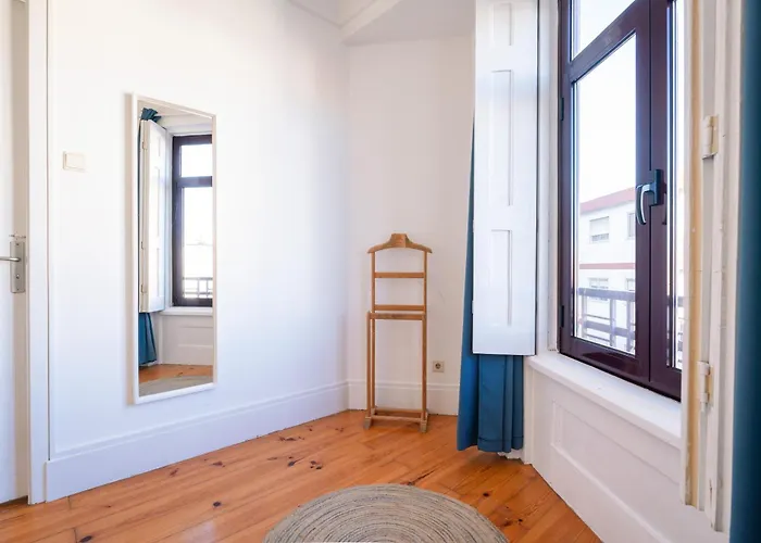 Host Wise - Spacious Comfortable - Balcony *