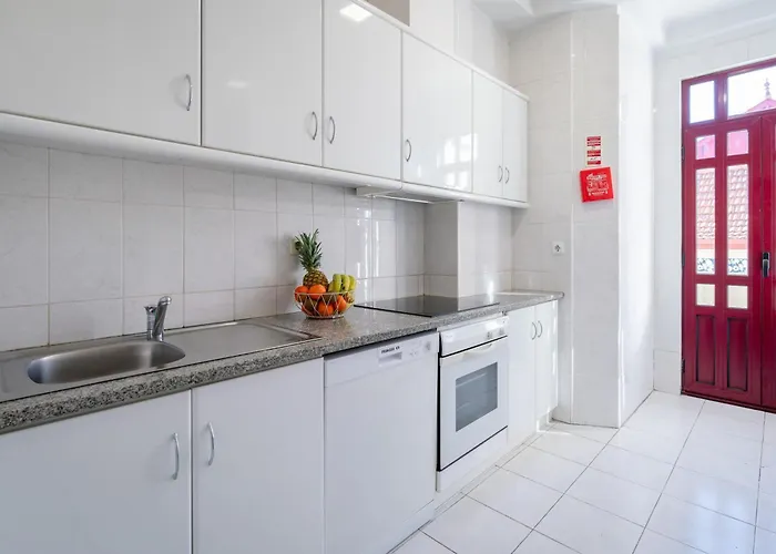 Host Wise - Spacious Comfortable - Balcony * Porto