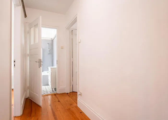 Host Wise - Spacious Comfortable - Balcony Lejlighed