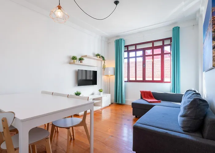 Host Wise - Spacious Comfortable - Balcony