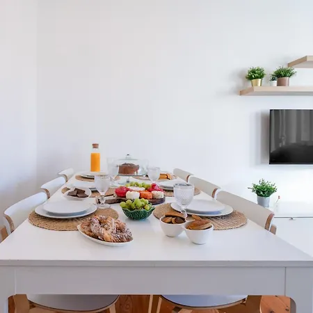 דירה Host Wise - Spacious Comfortable - Balcony
