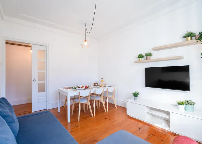 Apartman Host Wise - Spacious Comfortable - Balcony