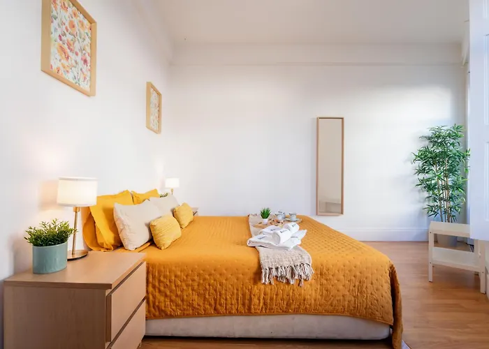 Apartman Host Wise - Spacious Comfortable - Balcony