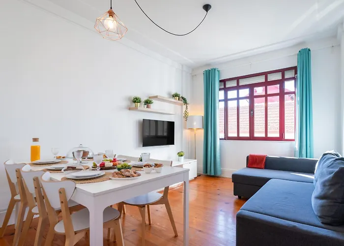 Host Wise - Spacious Comfortable - Balcony