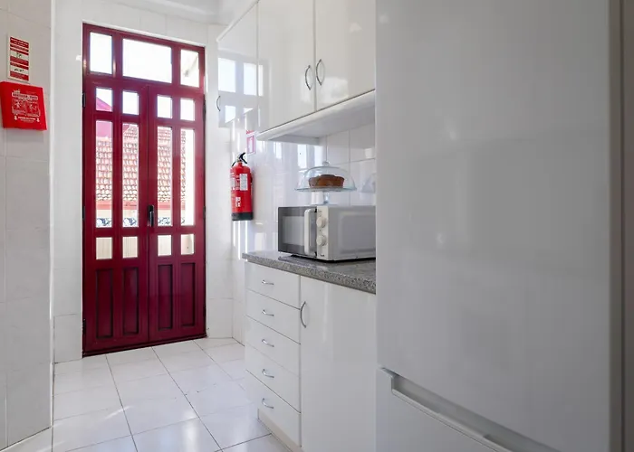 Host Wise - Spacious Comfortable - Balcony Porto