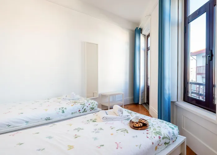 Apartman Host Wise - Spacious Comfortable - Balcony Porto