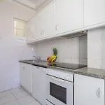 Апартаменты Host Wise - Spacious Comfortable - Balcony Порту
