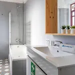 Host Wise - Spacious Comfortable - Balcony * Порту