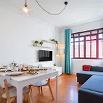 Host Wise - Spacious Comfortable - Balcony