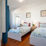Host Wise - Spacious Comfortable - Balcony Апартаменты