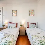 Апартаменты Host Wise - Spacious Comfortable - Balcony Порту